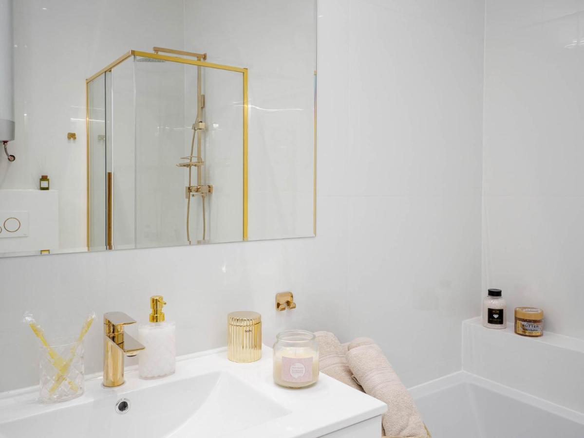 Apartment Gold Aleja Nmp 8 - Free Parking *