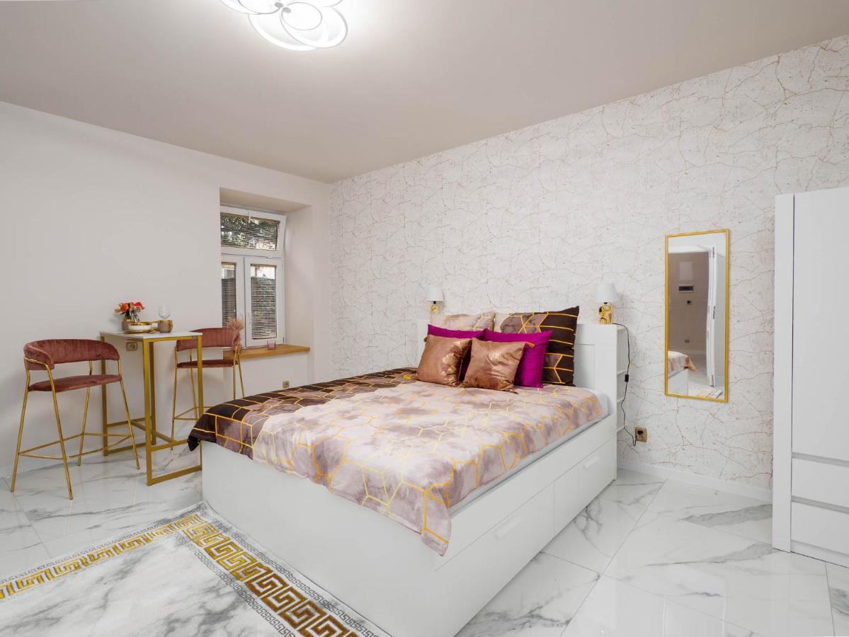 Gold Aleja Nmp 8 - Free Parking Czestochowa